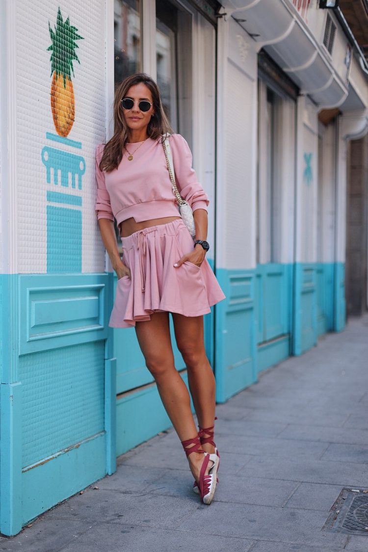 sporty pink total look